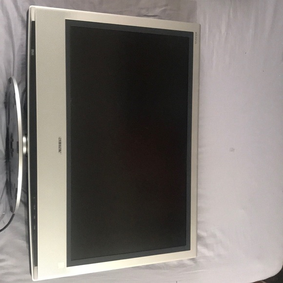 Old Bravia Sony tv - Picture 1 of 2